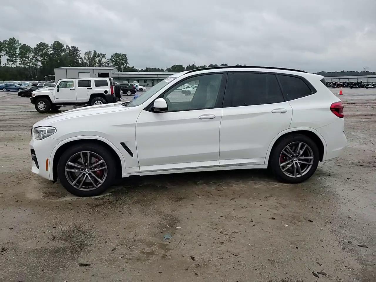 Фото: 5UXTY9C05M9F33261