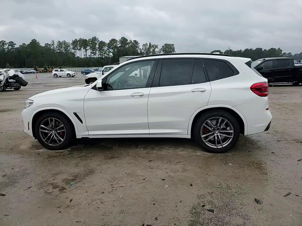 Фото: 5UXTY9C05M9F33261