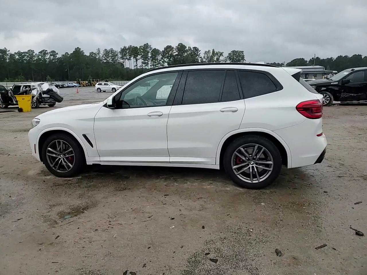 Фото: 5UXTY9C05M9F33261