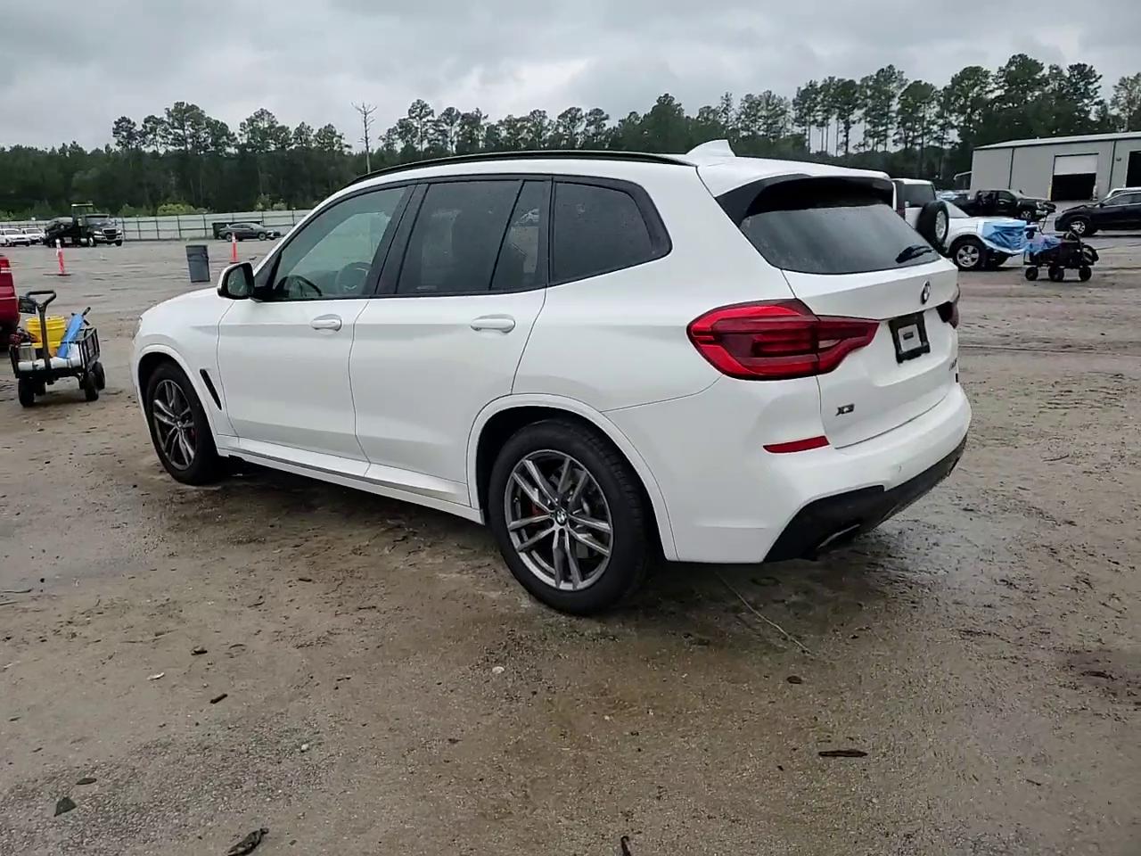 Фото: 5UXTY9C05M9F33261