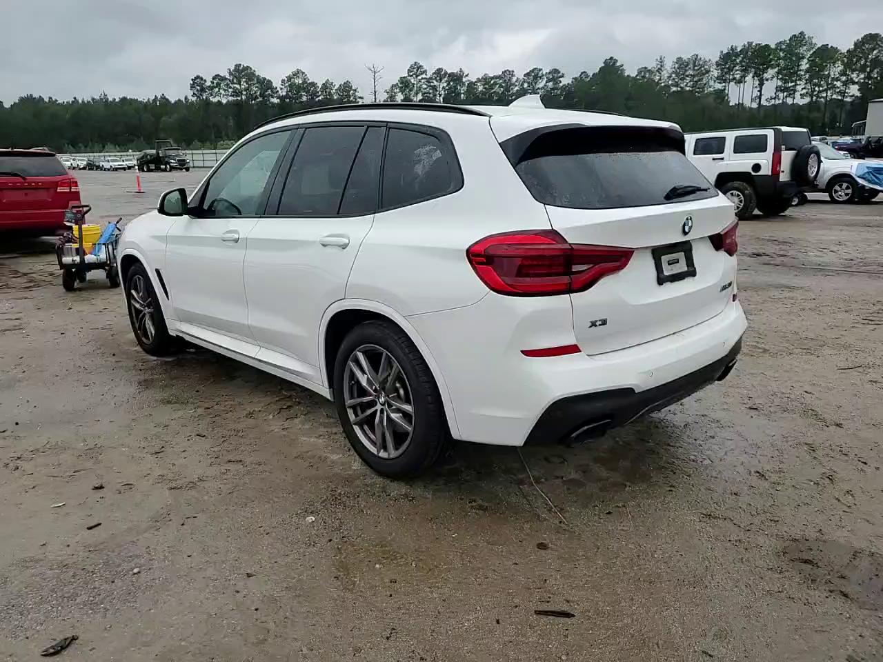 Фото: 5UXTY9C05M9F33261