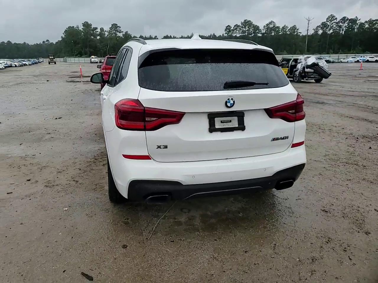 Фото: 5UXTY9C05M9F33261