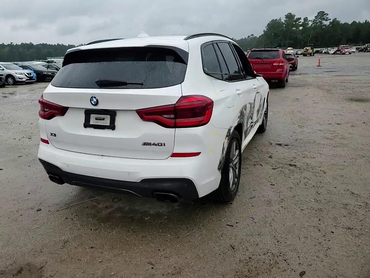 Фото: 5UXTY9C05M9F33261