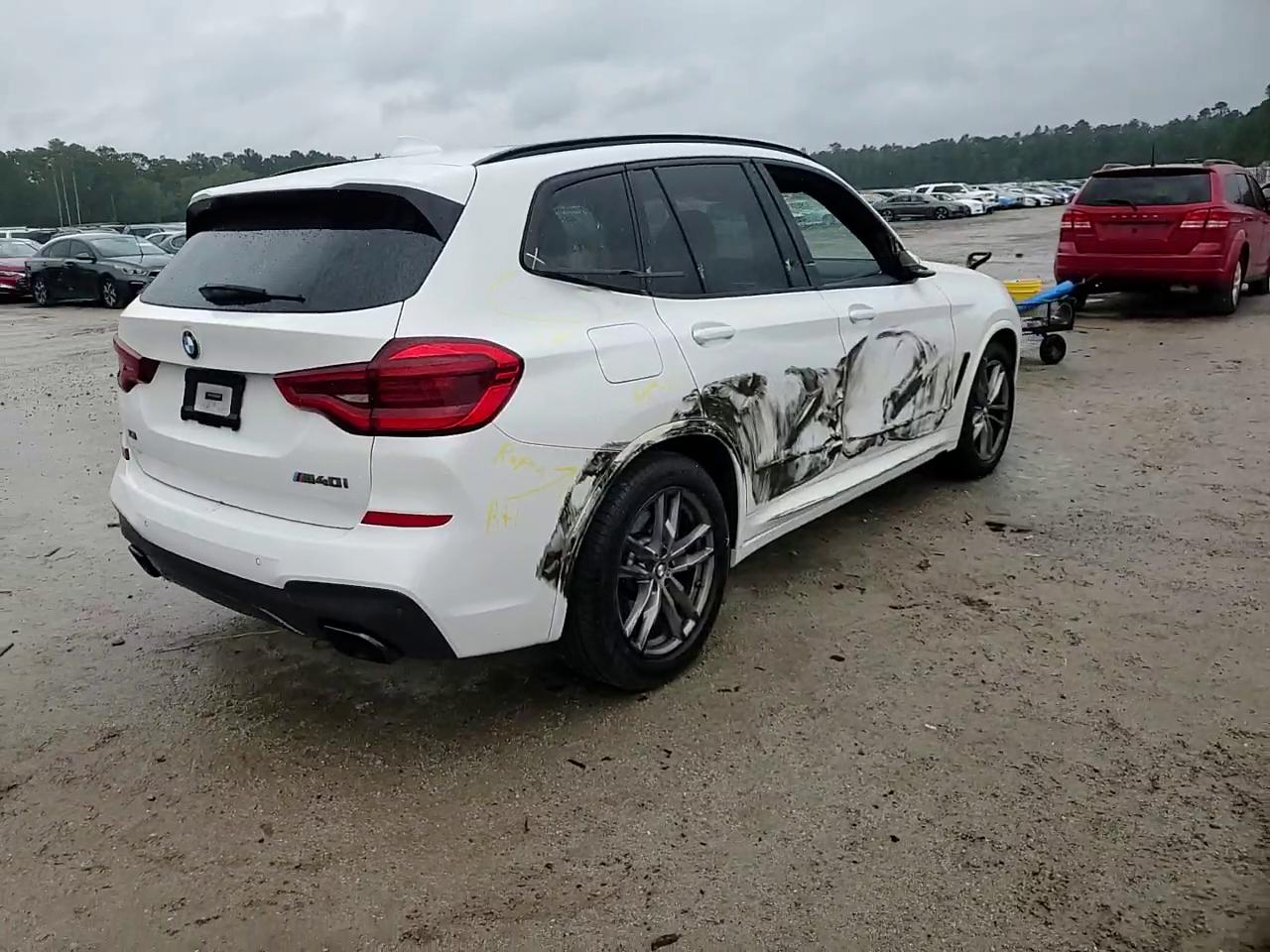 Фото: 5UXTY9C05M9F33261