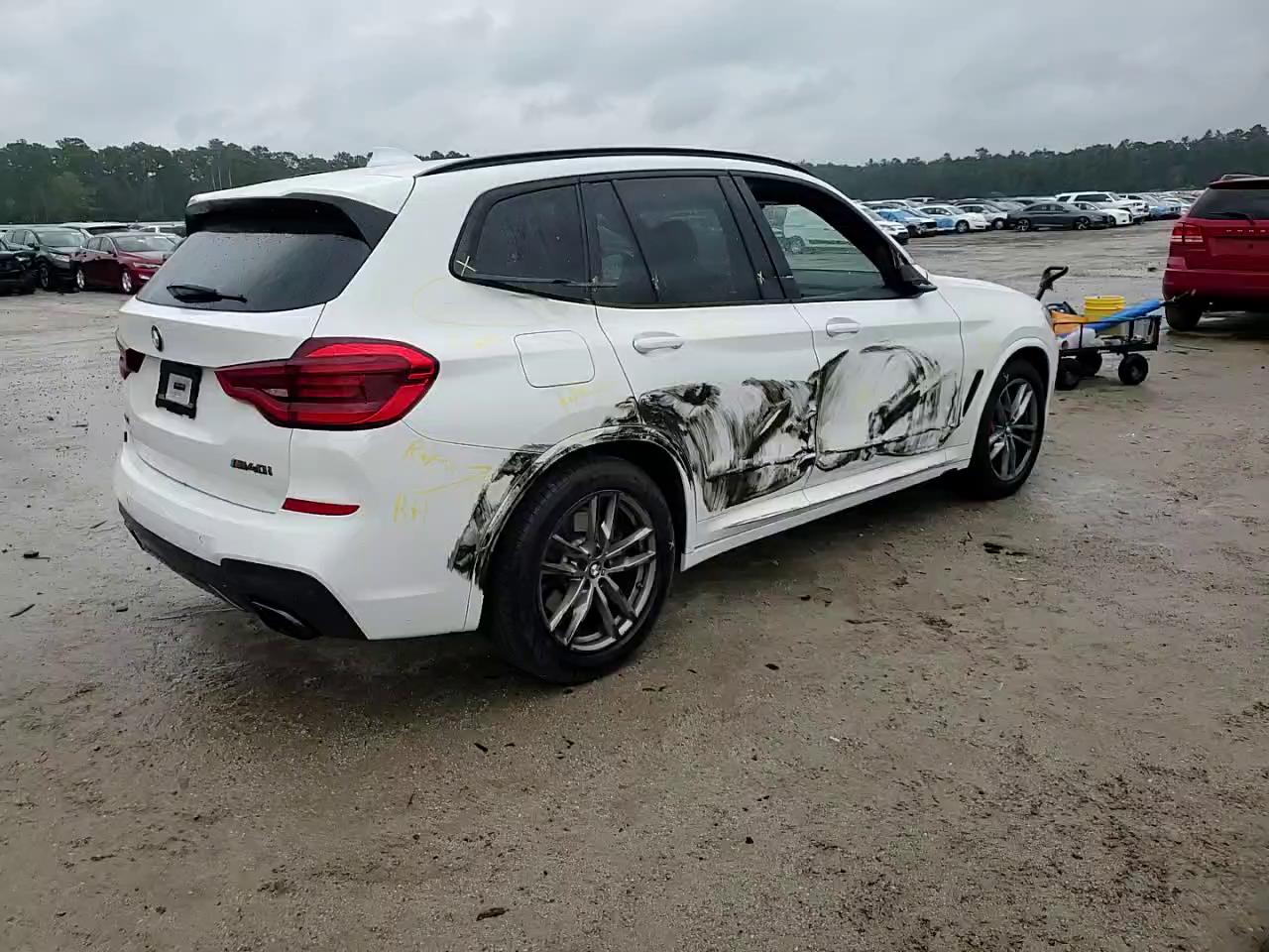 Фото: 5UXTY9C05M9F33261