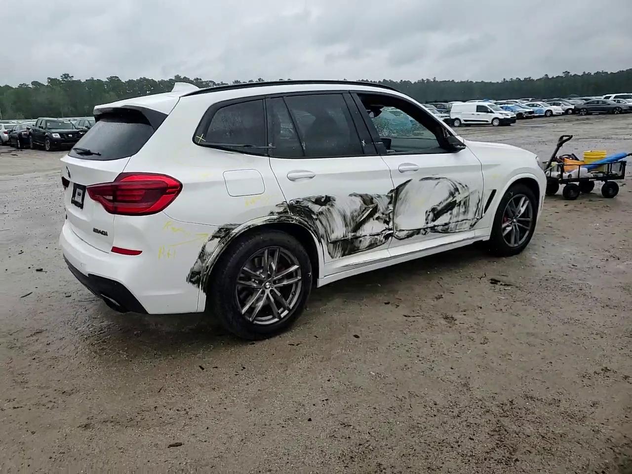 Фото: 5UXTY9C05M9F33261