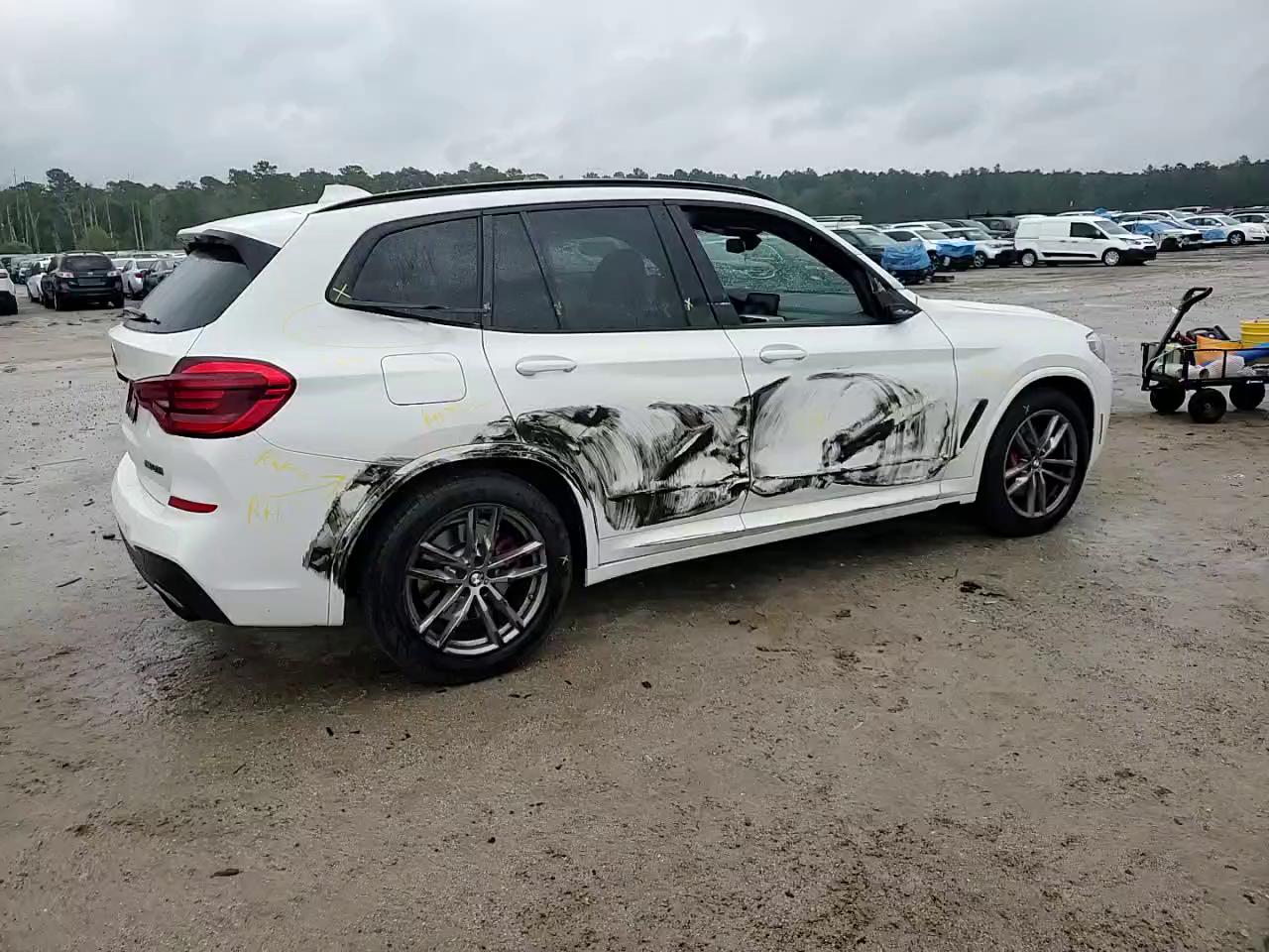 Фото: 5UXTY9C05M9F33261