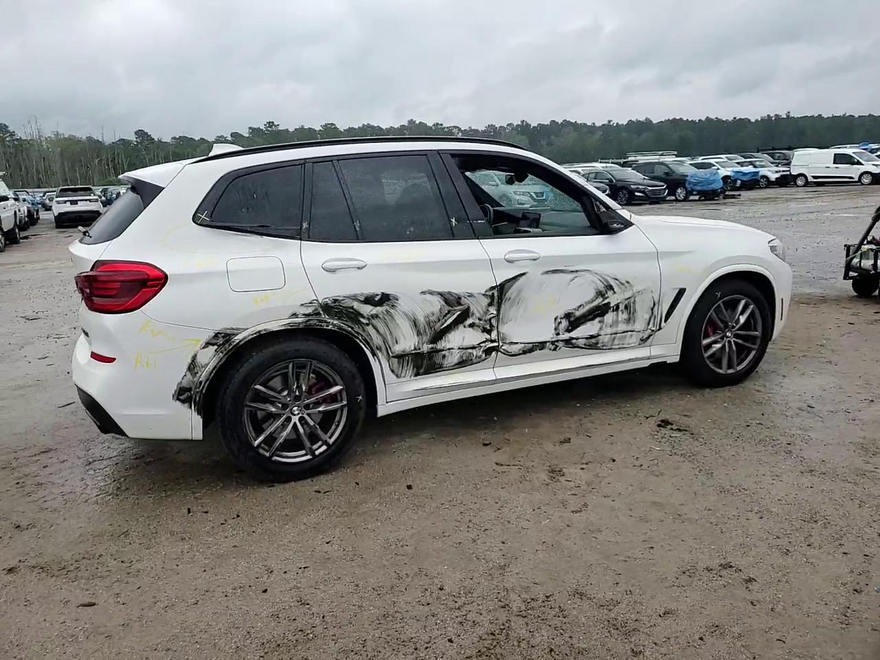 Фото: 5UXTY9C05M9F33261