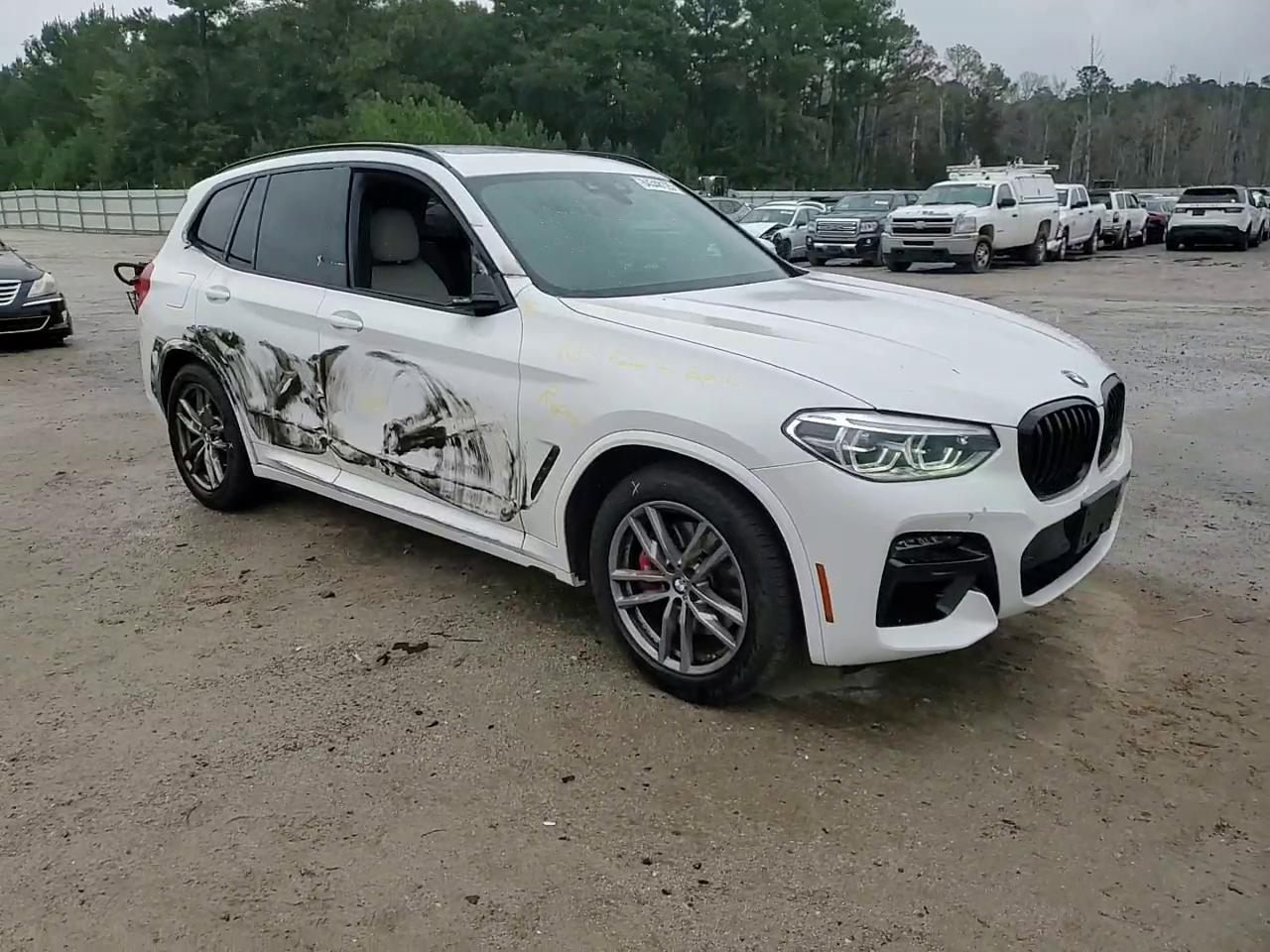 Фото: 5UXTY9C05M9F33261