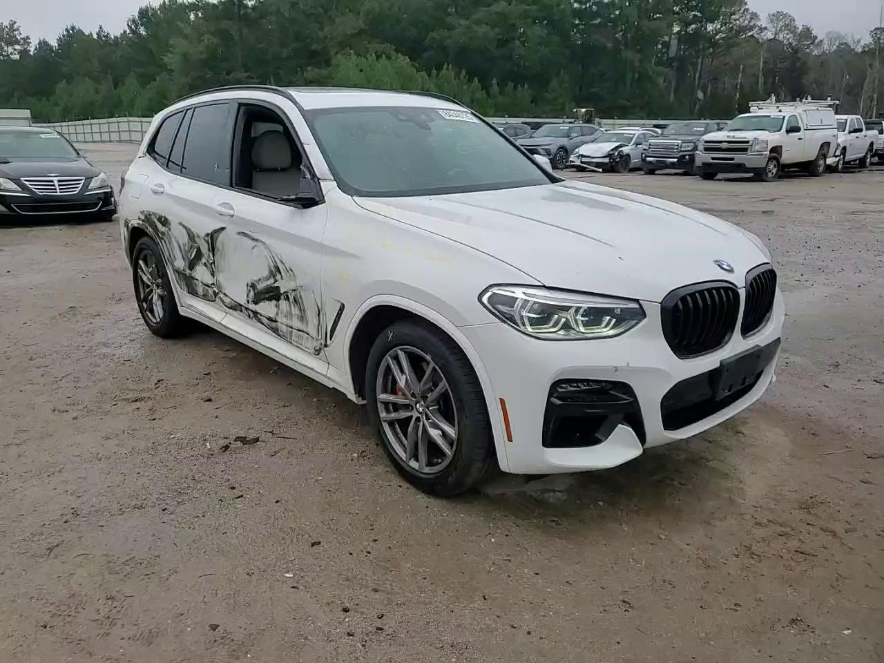 Фото: 5UXTY9C05M9F33261