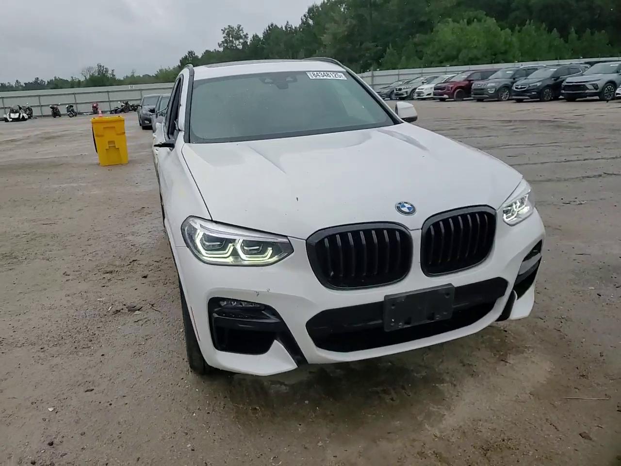 Фото: 5UXTY9C05M9F33261