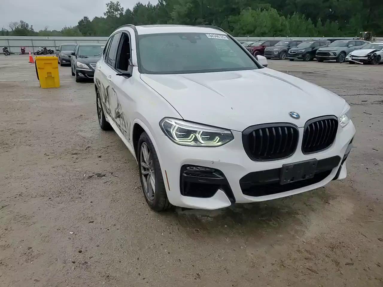 Фото: 5UXTY9C05M9F33261