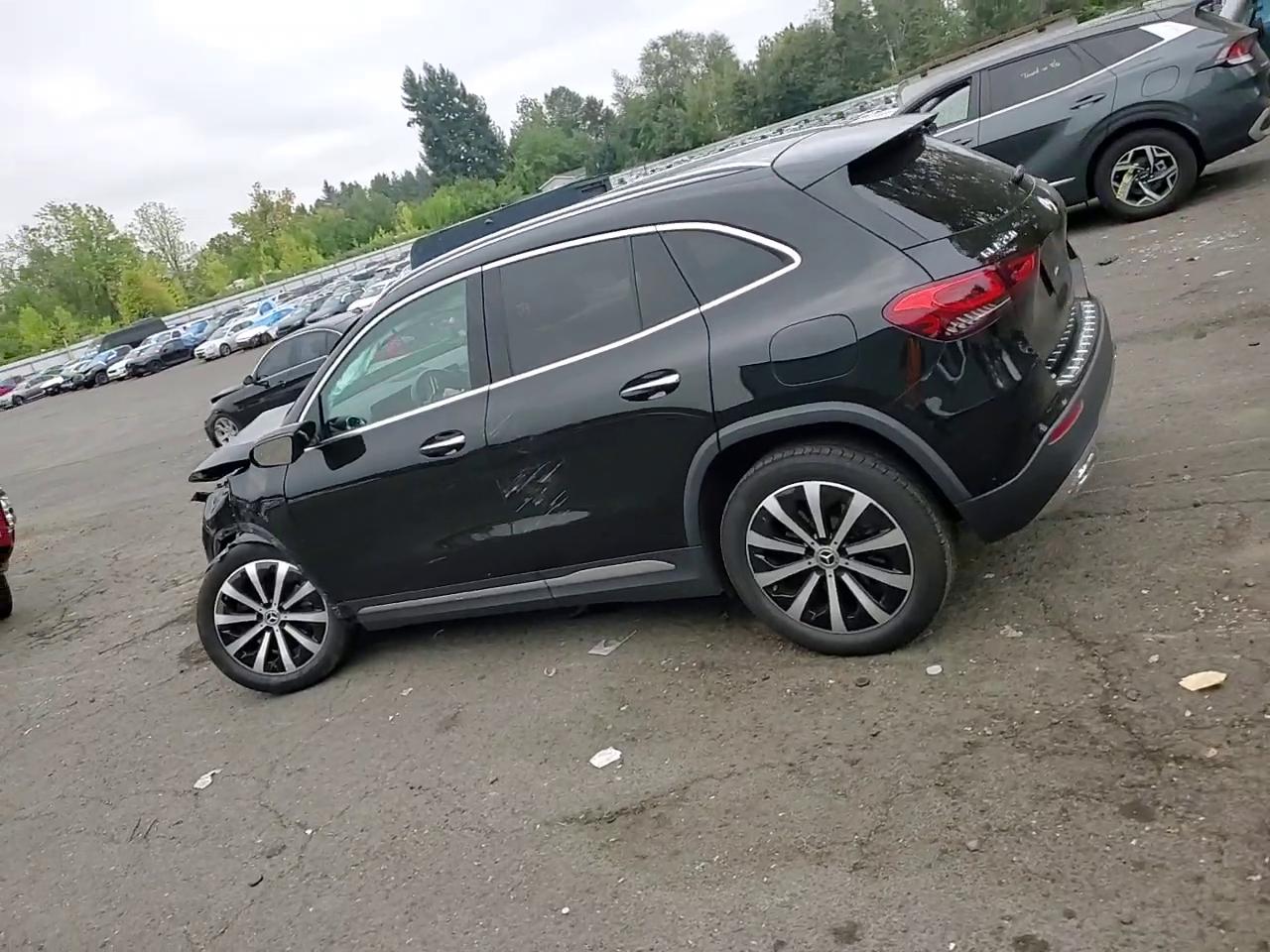 Фото: W1N4N4HB3PJ437973