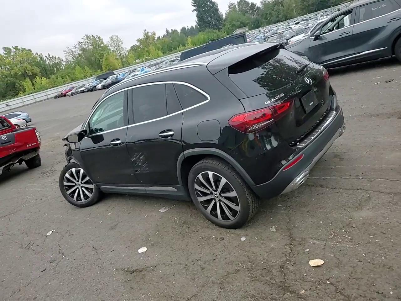 Фото: W1N4N4HB3PJ437973