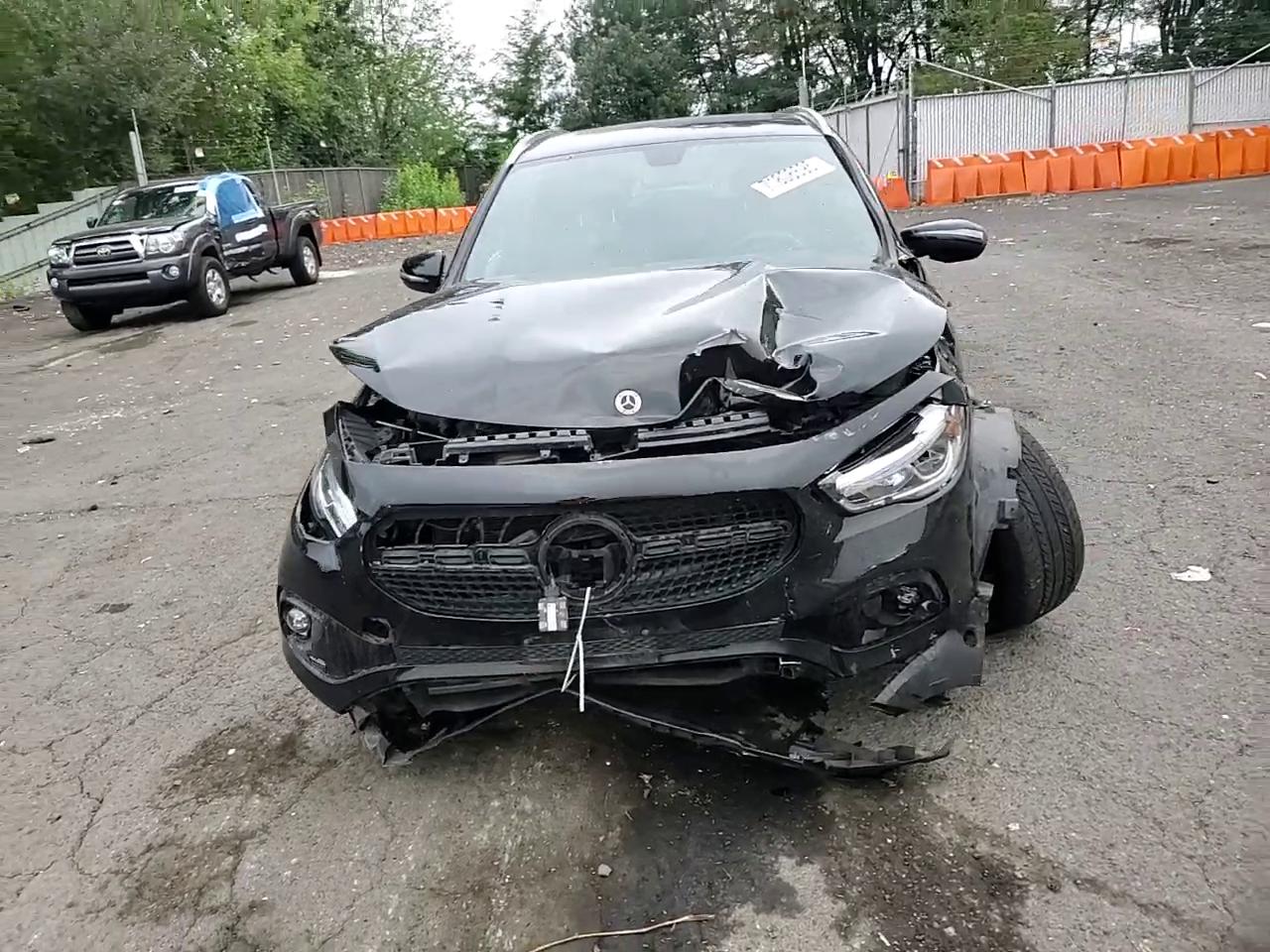 Фото: W1N4N4HB3PJ437973