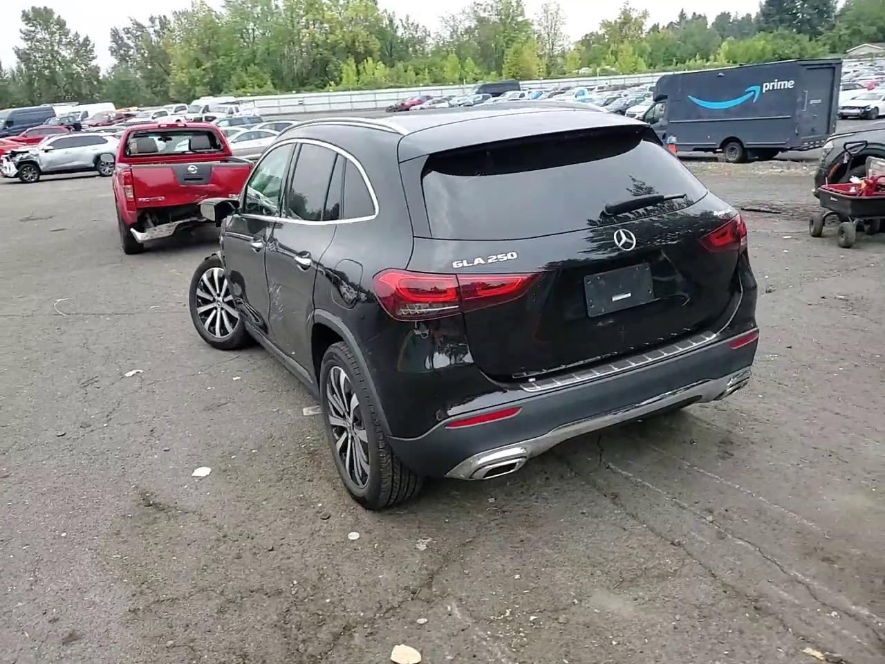 Фото: W1N4N4HB3PJ437973