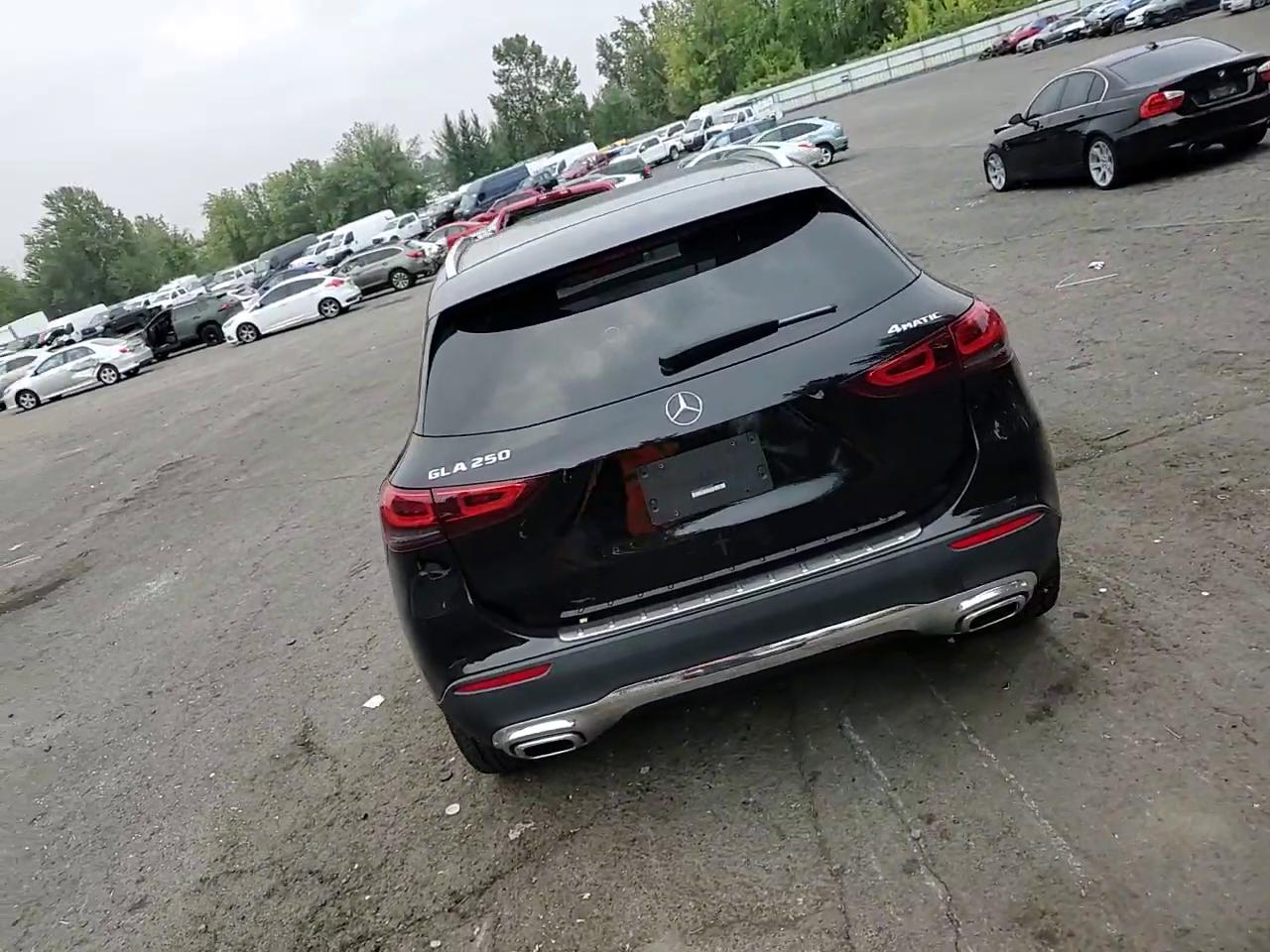 Фото: W1N4N4HB3PJ437973