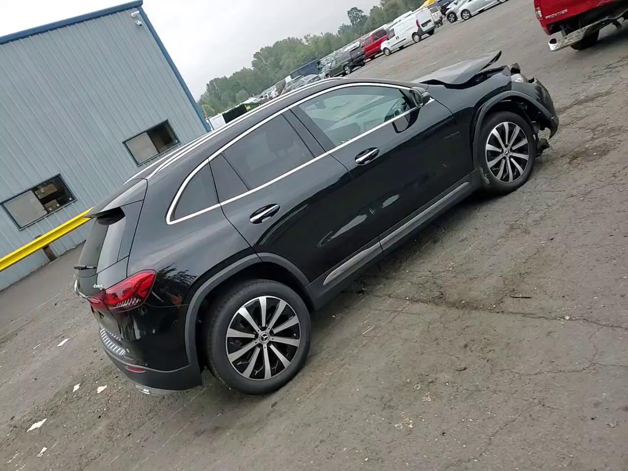 Фото: W1N4N4HB3PJ437973