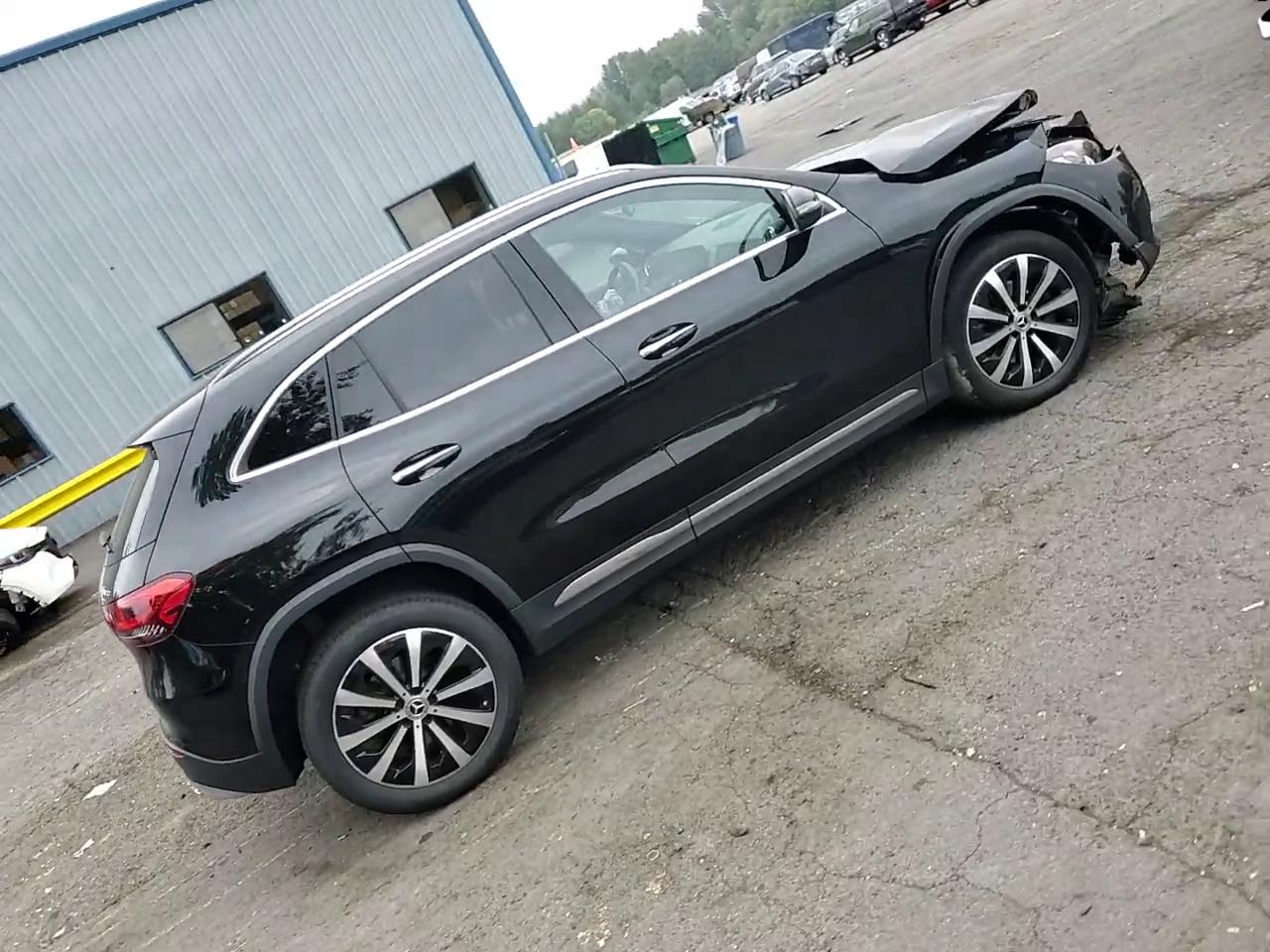 Фото: W1N4N4HB3PJ437973