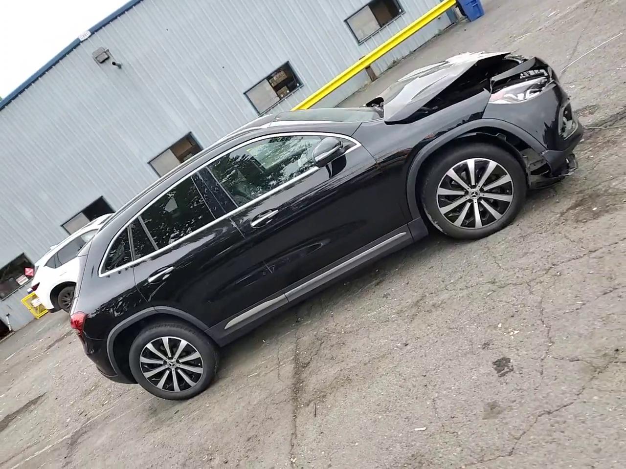 Фото: W1N4N4HB3PJ437973