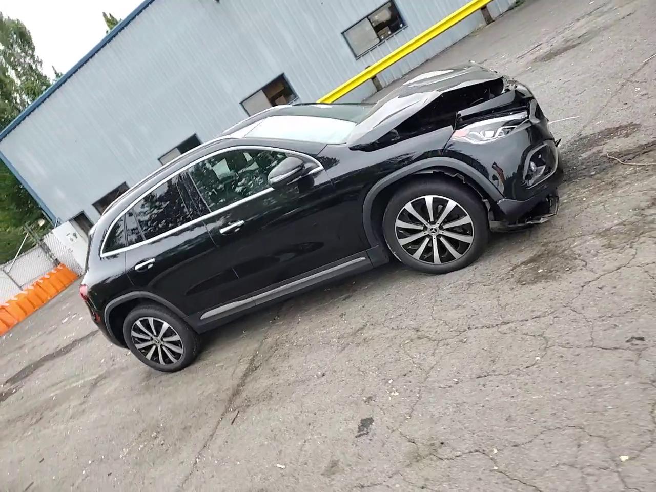 Фото: W1N4N4HB3PJ437973