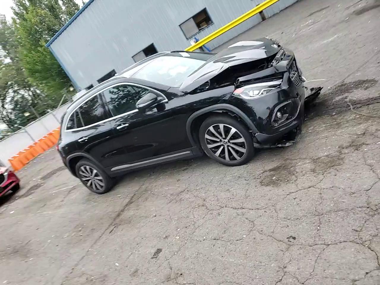 Фото: W1N4N4HB3PJ437973