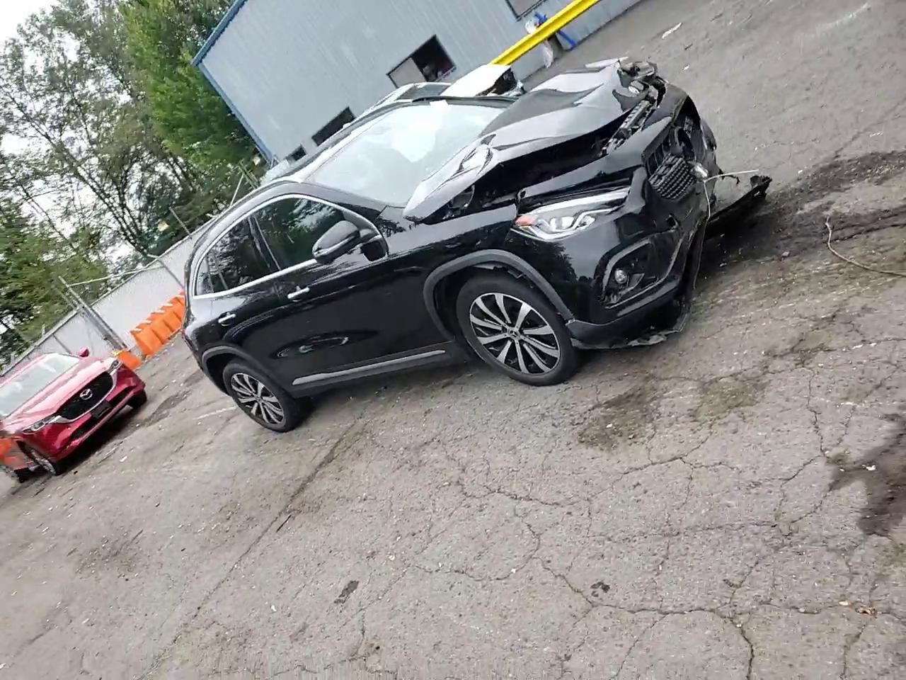 Фото: W1N4N4HB3PJ437973