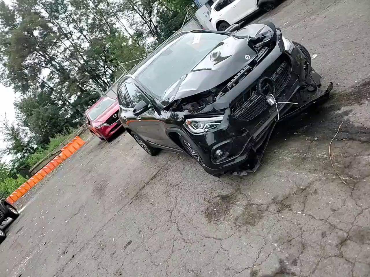 Фото: W1N4N4HB3PJ437973