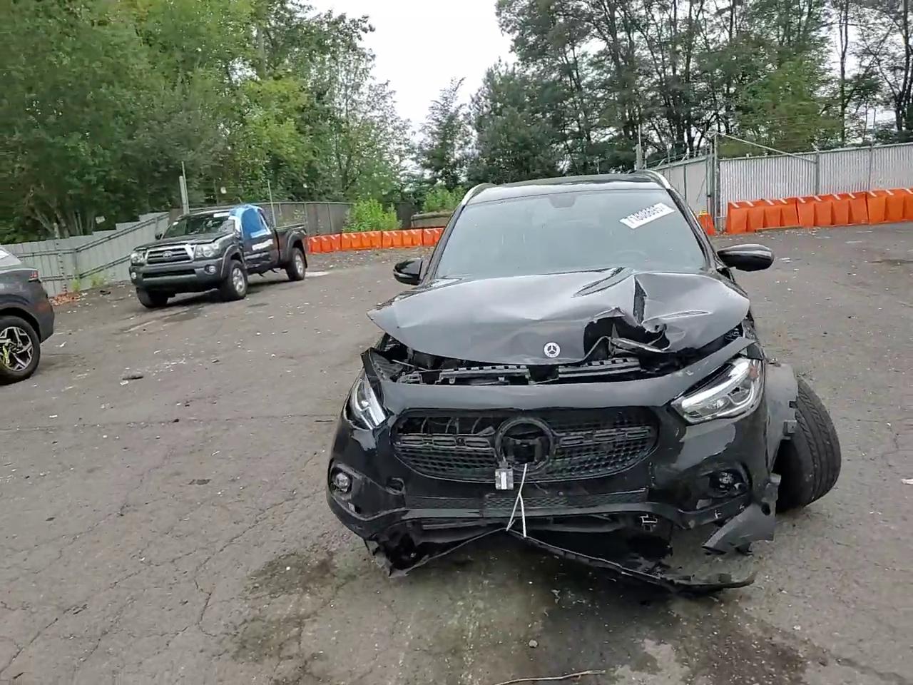 Фото: W1N4N4HB3PJ437973