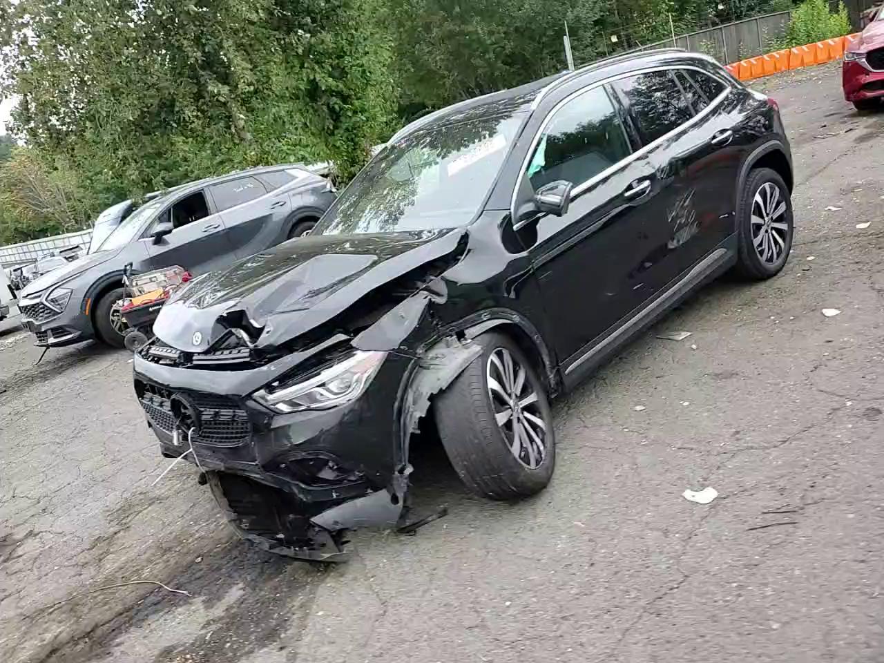 Фото: W1N4N4HB3PJ437973