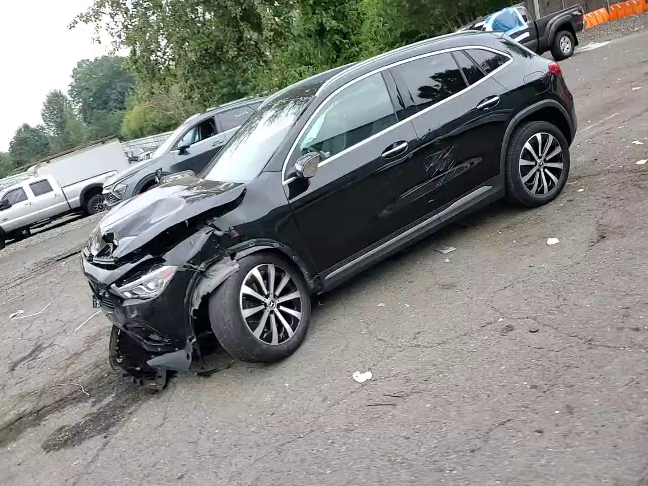 Фото: W1N4N4HB3PJ437973