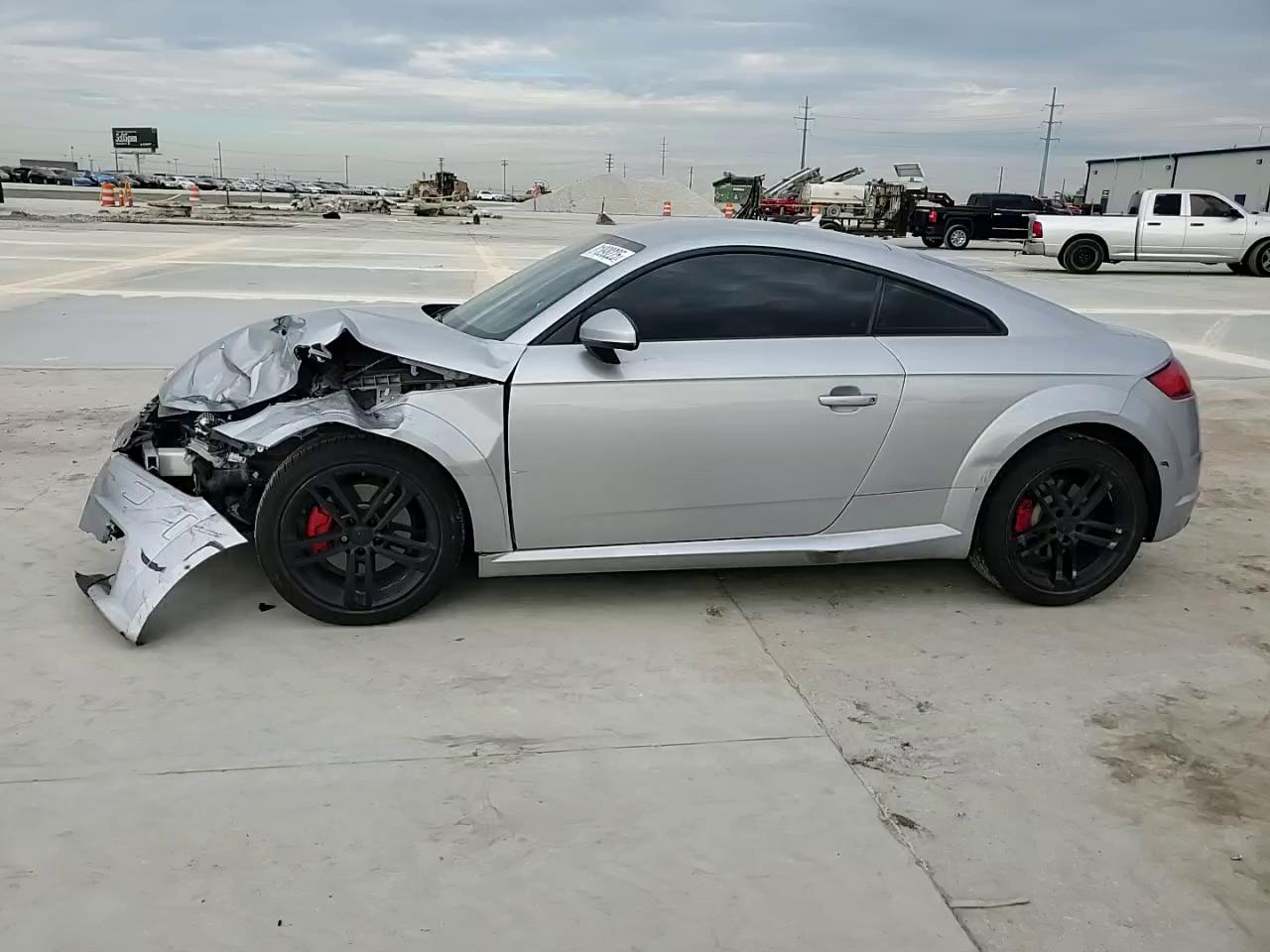 Фото: TRUAEAFV4N1000864