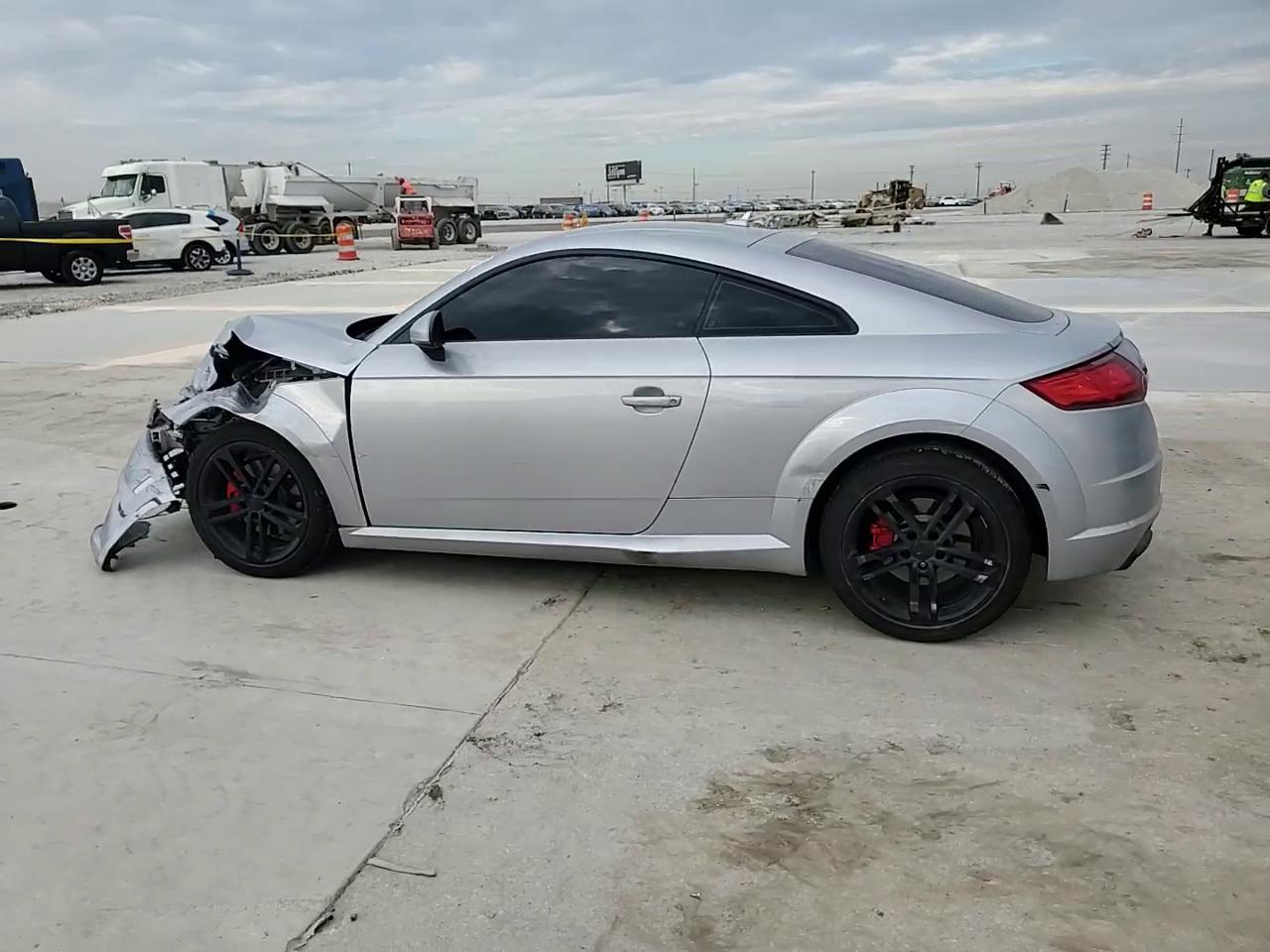 Фото: TRUAEAFV4N1000864