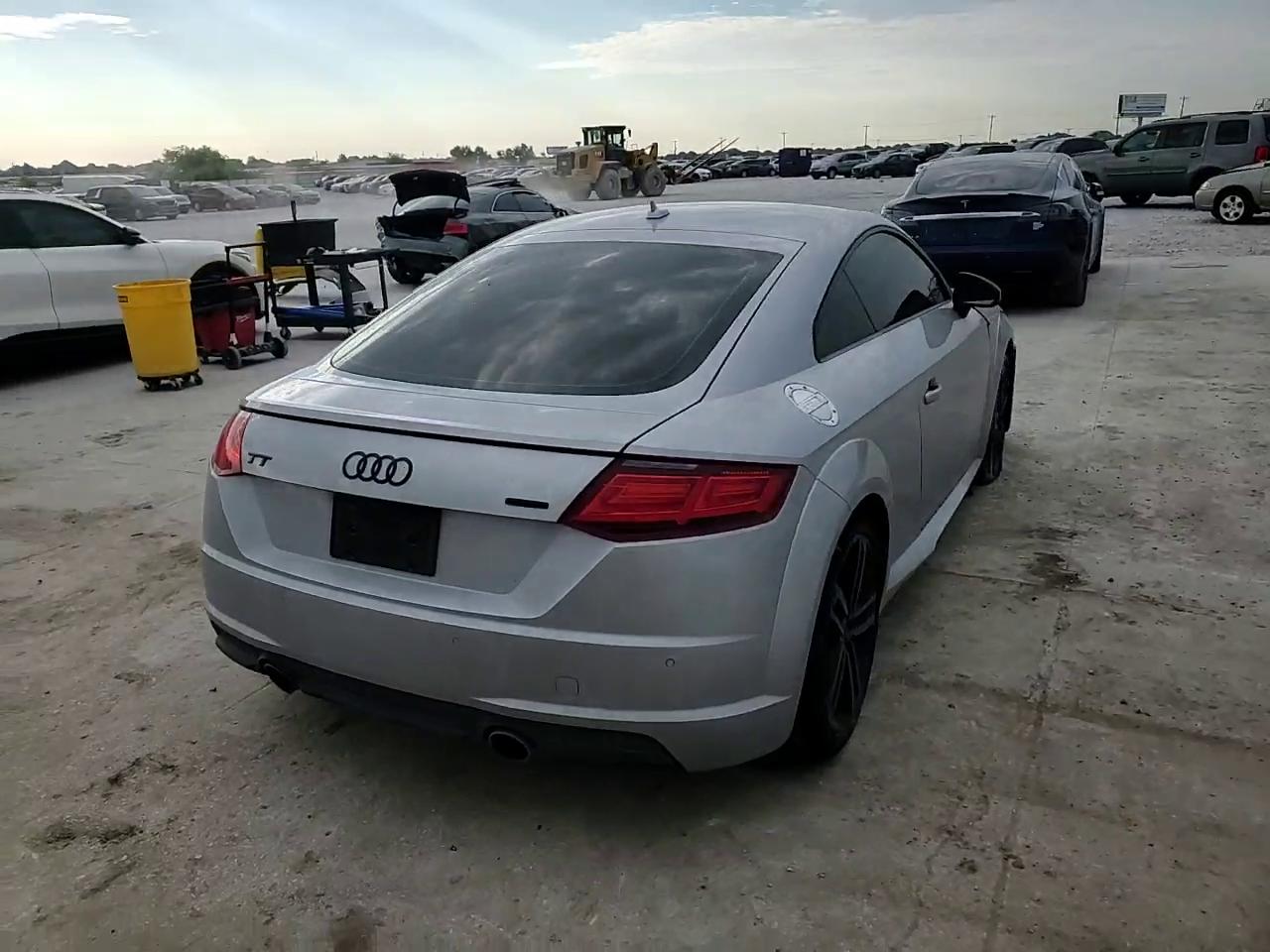 Фото: TRUAEAFV4N1000864