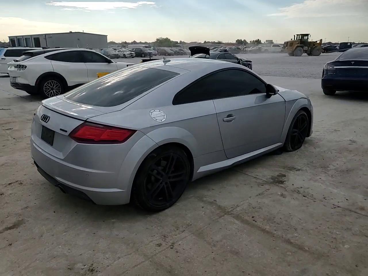 Фото: TRUAEAFV4N1000864