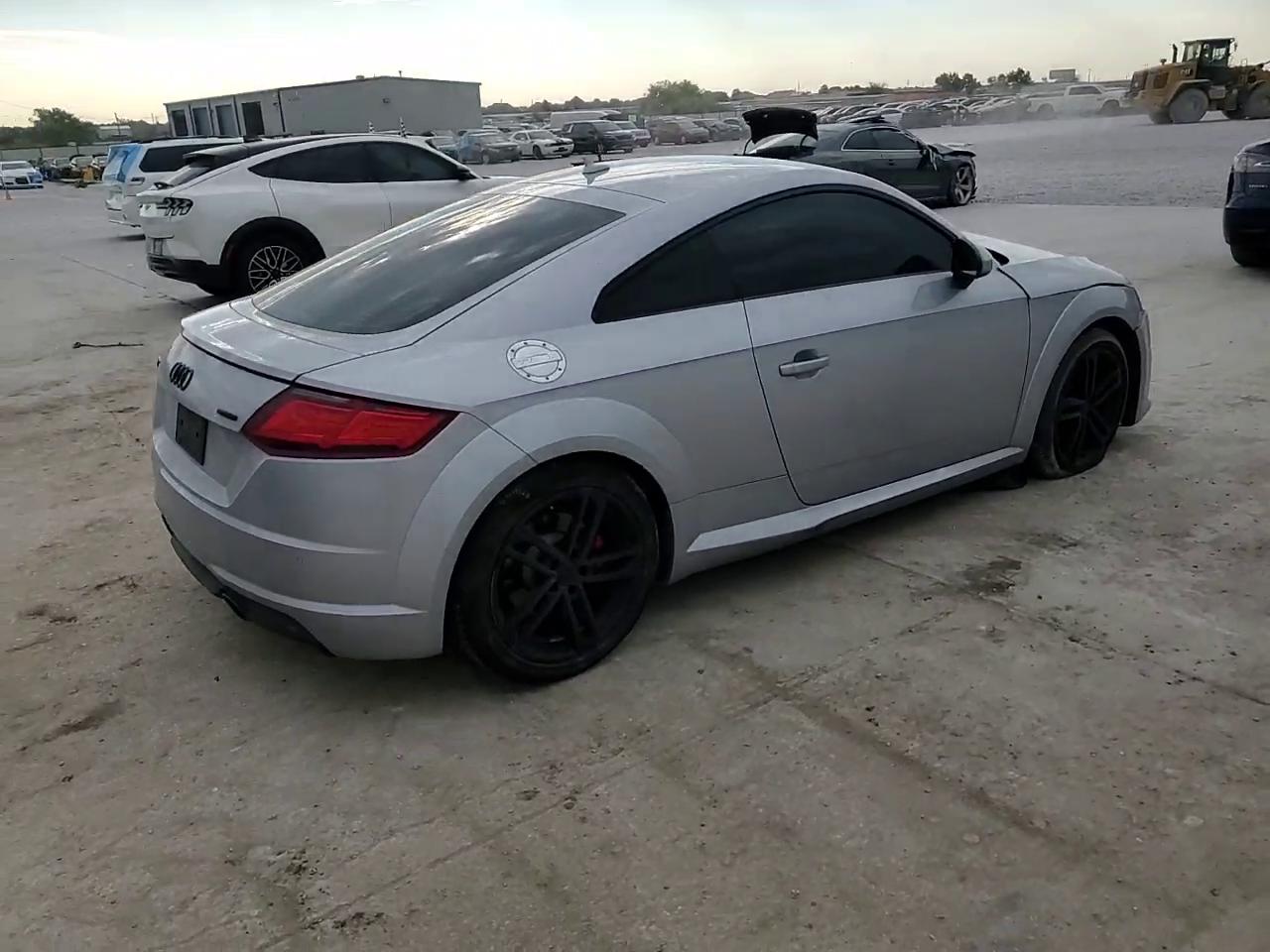 Фото: TRUAEAFV4N1000864