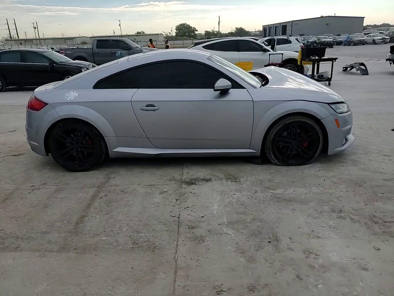 Фото: TRUAEAFV4N1000864