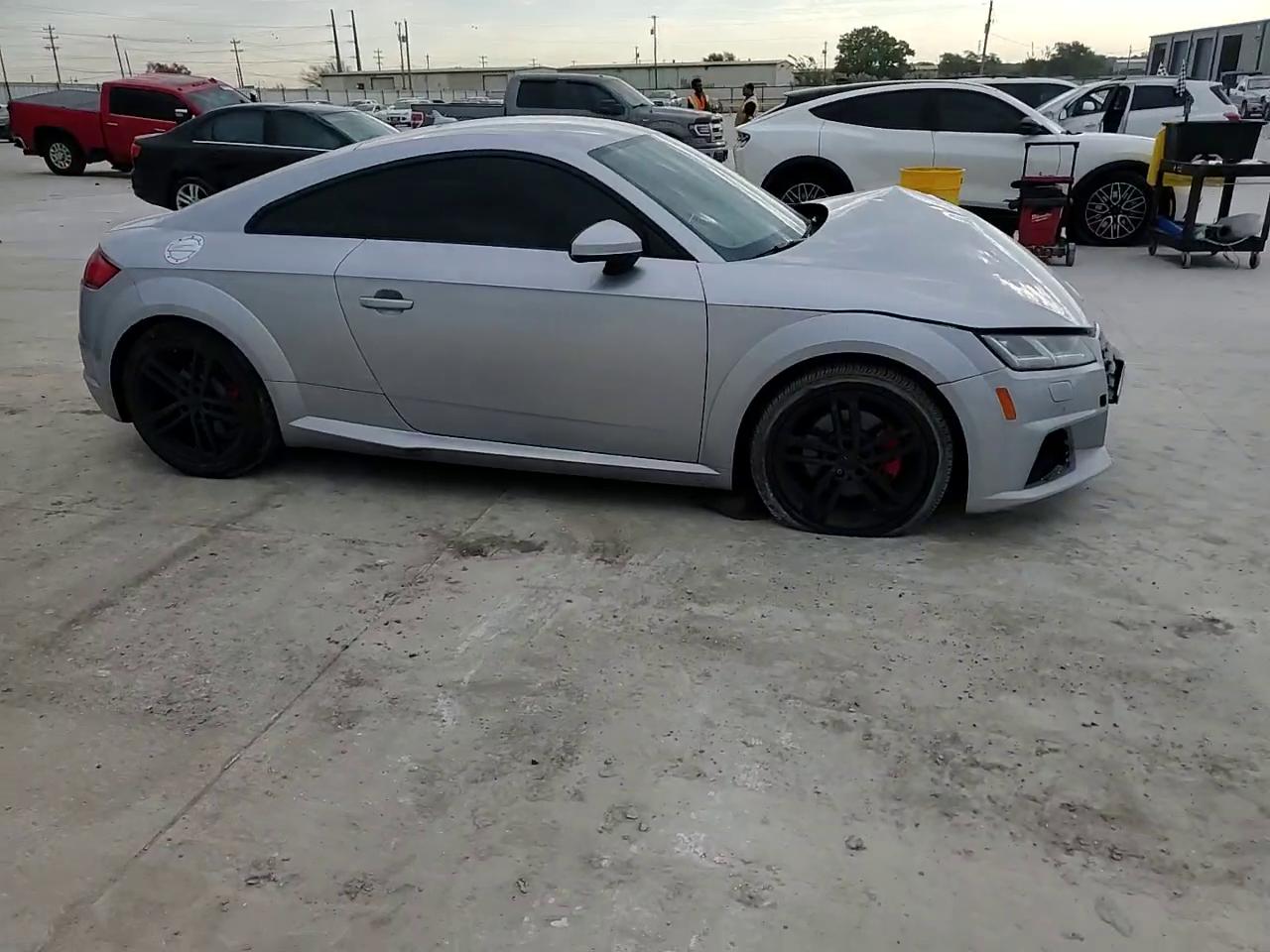 Фото: TRUAEAFV4N1000864