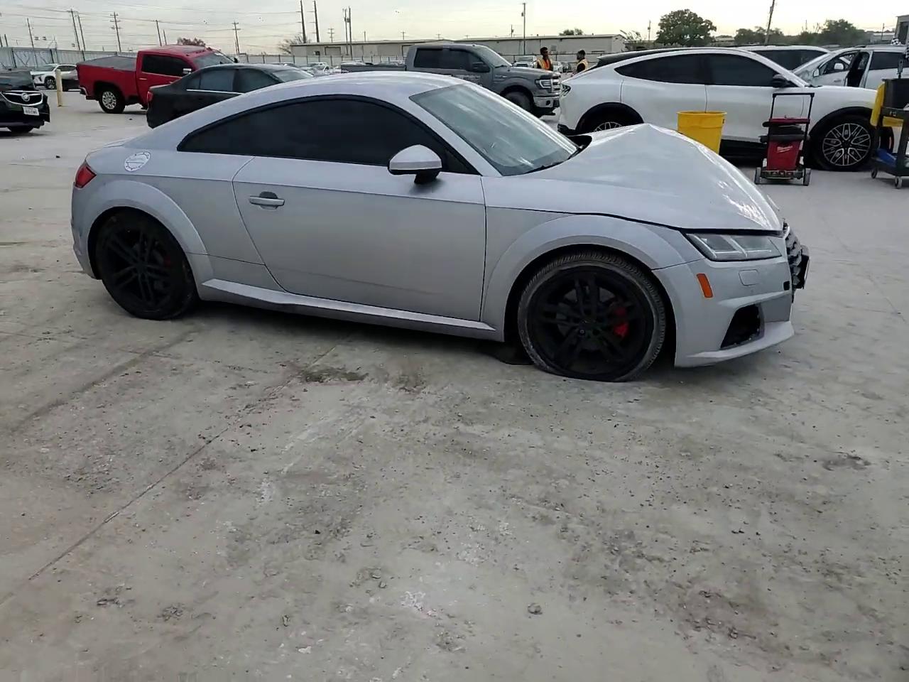 Фото: TRUAEAFV4N1000864