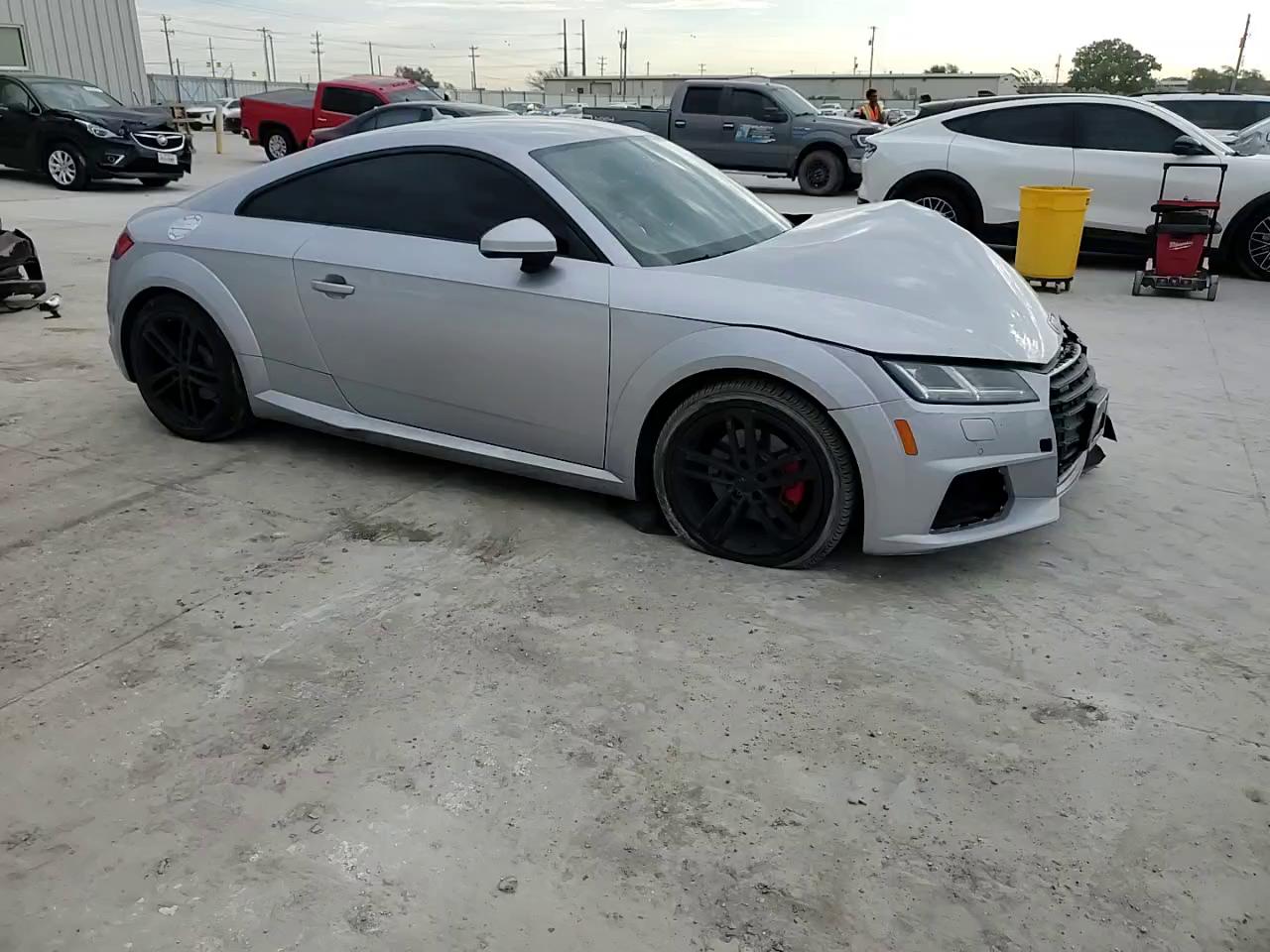 Фото: TRUAEAFV4N1000864