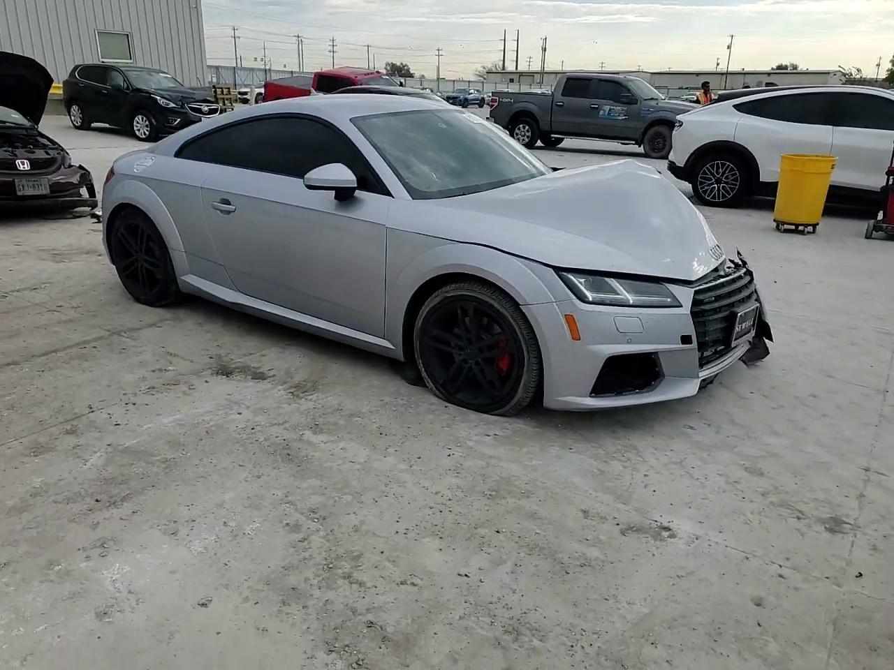 Фото: TRUAEAFV4N1000864