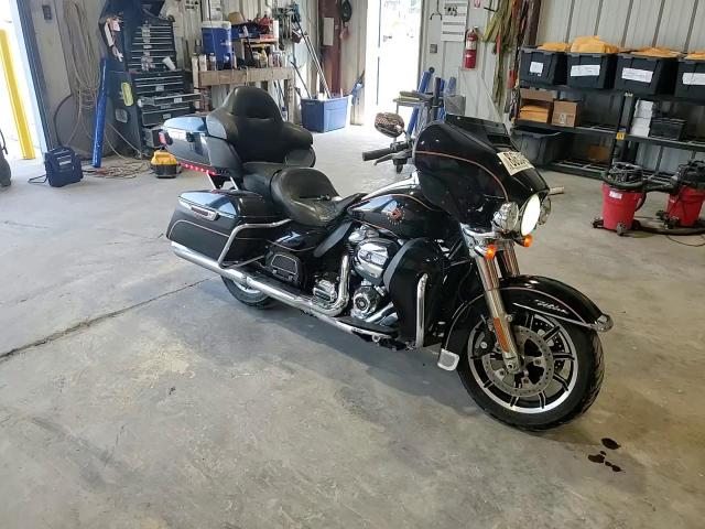 2017 Harley-Davidson Flhtcu Ultra Classic Electra Glide VIN: 1HD1FCC12HB671273 Lot: 80634325