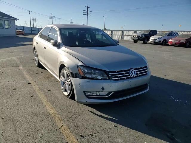 2014 Volkswagen Passat Sel VIN: 1VWCN7A3XEC046695 Lot: 81782105
