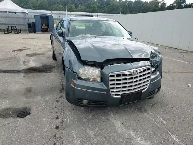 2005 Chrysler 300 Touring VIN: 2C3AA53GX5H153516 Lot: 71633855