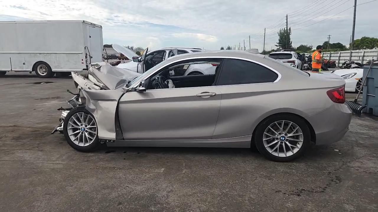 Фото: WBA1F9C54GV544204