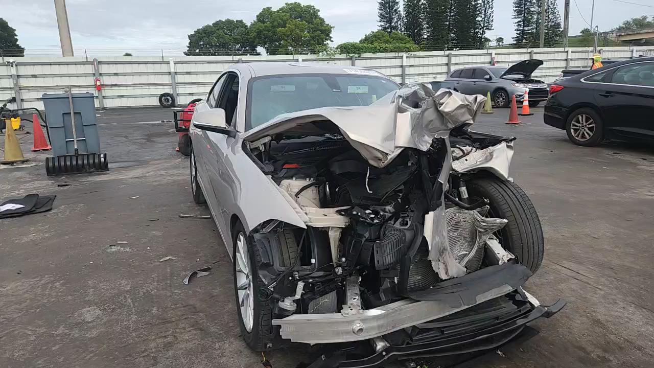 Фото: WBA1F9C54GV544204