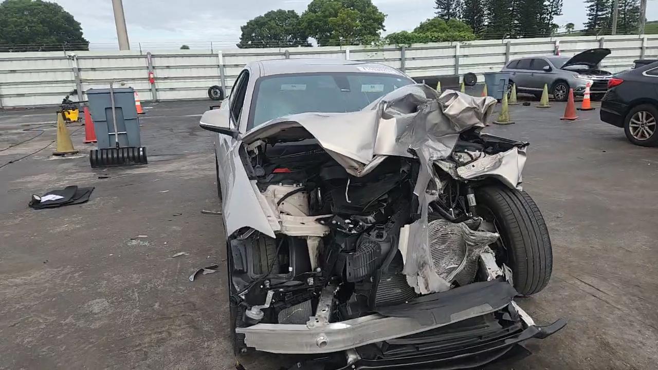 Фото: WBA1F9C54GV544204