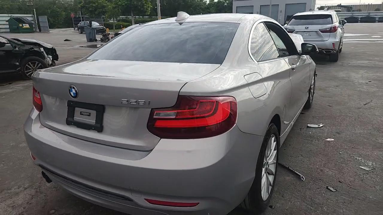 Фото: WBA1F9C54GV544204