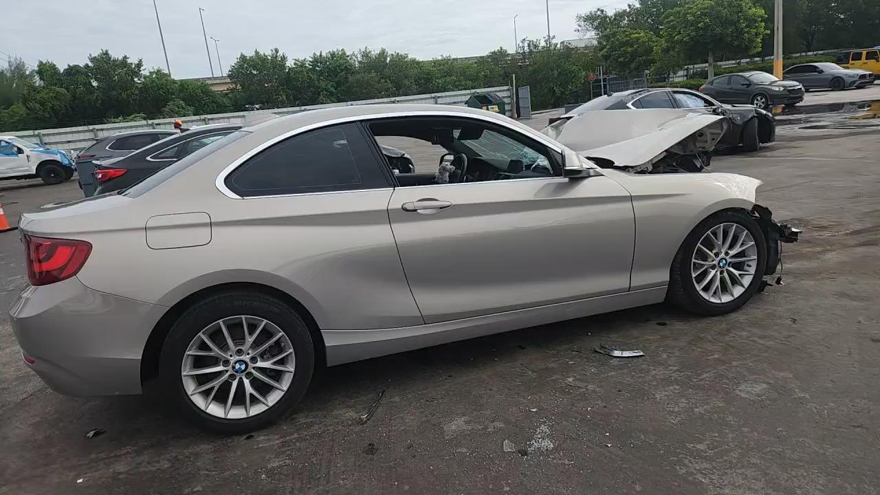 Фото: WBA1F9C54GV544204