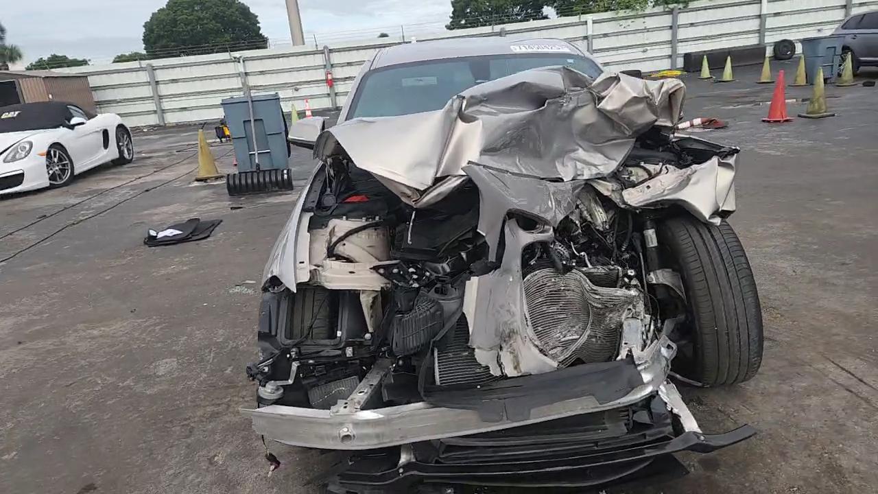 Фото: WBA1F9C54GV544204